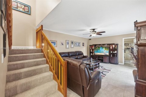 Townhouse in Davie, Florida 3 bedrooms, 153.66 sq.m. № 2026582 - photo 18