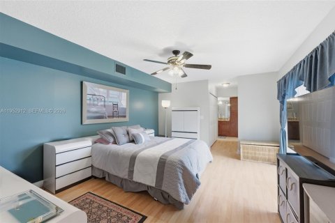 Townhouse in Davie, Florida 3 bedrooms, 153.66 sq.m. № 2026582 - photo 24