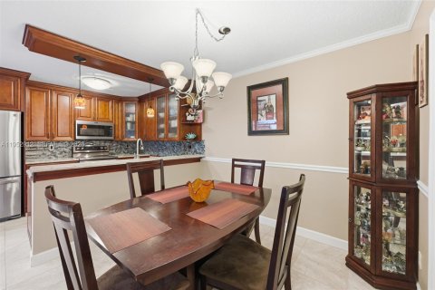 Townhouse in Davie, Florida 3 bedrooms, 153.66 sq.m. № 2026582 - photo 8