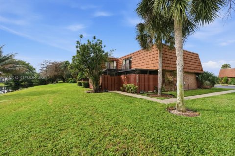 Townhouse in Davie, Florida 3 bedrooms, 153.66 sq.m. № 2026582