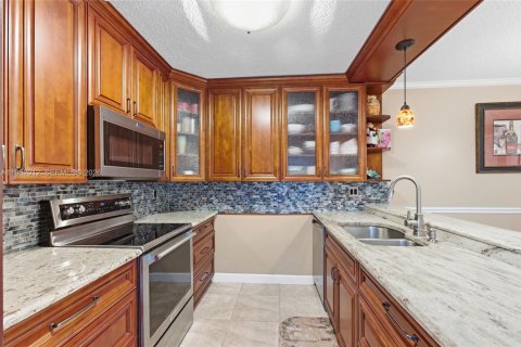 Townhouse in Davie, Florida 3 bedrooms, 153.66 sq.m. № 2026582 - photo 11