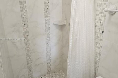 Casa en venta en Davie, Florida, 4 dormitorios, 216.09 m2 № 1889961 - foto 16