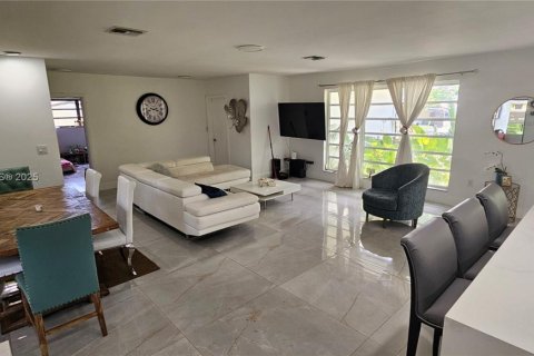 Casa en venta en Davie, Florida, 4 dormitorios, 216.09 m2 № 1889961 - foto 8