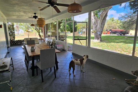 Casa en venta en Davie, Florida, 4 dormitorios, 216.09 m2 № 1889961 - foto 22