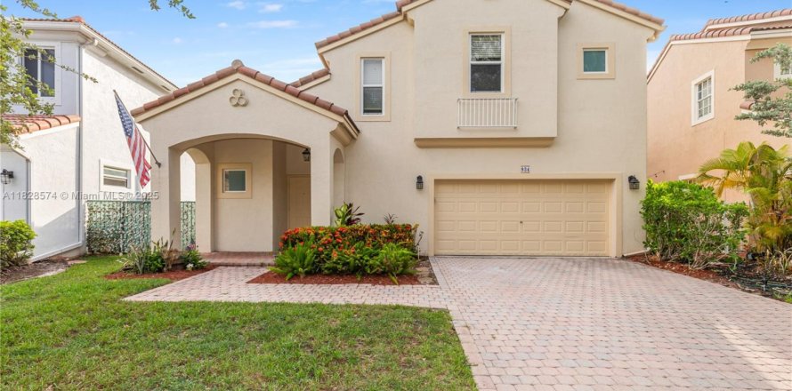 House in Coral Springs, Florida 3 bedrooms, 171.5 sq.m. № 1801072
