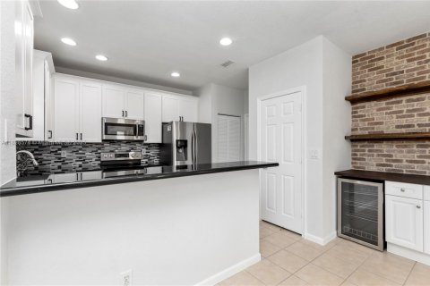 Casa en venta en Coral Springs, Florida, 3 dormitorios, 171.5 m2 № 1801072 - foto 13