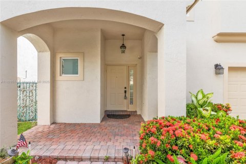 Casa en venta en Coral Springs, Florida, 3 dormitorios, 171.5 m2 № 1801072 - foto 3