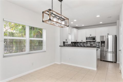 Casa en venta en Coral Springs, Florida, 3 dormitorios, 171.5 m2 № 1801072 - foto 10