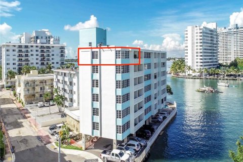 Condominio en venta en Miami Beach, Florida, 1 dormitorio, 70.33 m2 № 2003626 - foto 14