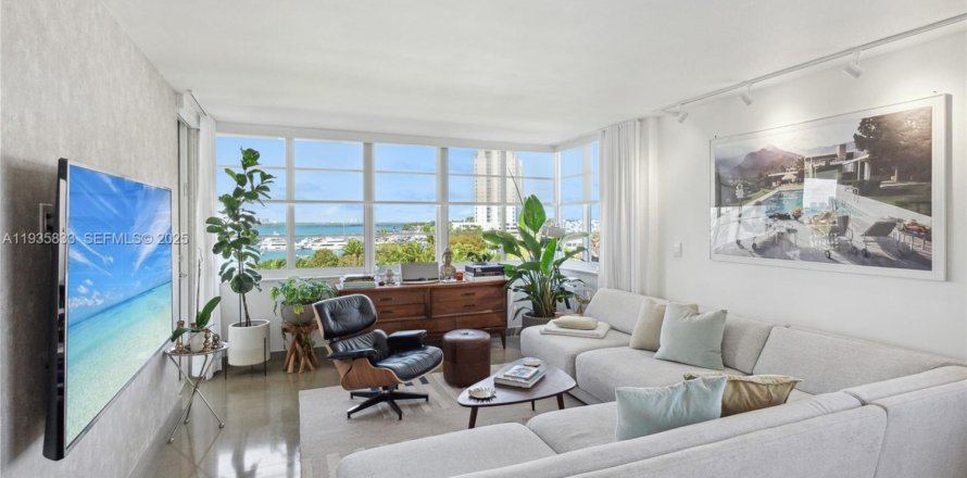 Condominio en Miami Beach, Florida, 1 dormitorio  № 2003626