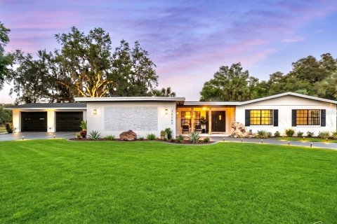 Villa ou maison à Fruitland Park, Floride 3 chambres, 184.6 m2 № 2148500