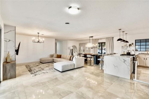 Villa ou maison à vendre à Fruitland Park, Floride: 3 chambres, 184.6 m2 № 2148500 - photo 11
