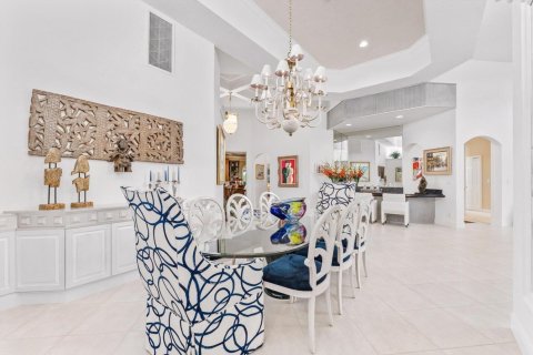 House in Boca Raton, Florida 3 bedrooms, 286.7 sq.m. № 2188448 - photo 9