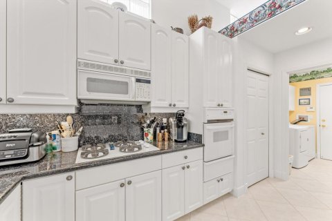 House in Boca Raton, Florida 3 bedrooms, 286.7 sq.m. № 2188448 - photo 16