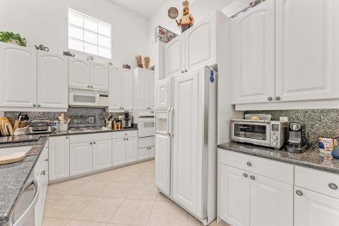 House in Boca Raton, Florida 3 bedrooms, 286.7 sq.m. № 2188448 - photo 18