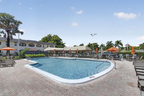 Condominio en venta en Margate, Florida, 1 dormitorio, 63.17 m2 № 2178788 - foto 19