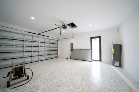 Купить виллу или дом в Лихай-Эйкерс, Флорида 4 спальни, 179.02м2, № 2051375 - фото 20