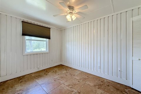 Condo in Clermont, Florida, 2 bedrooms № 2226312 - photo 17