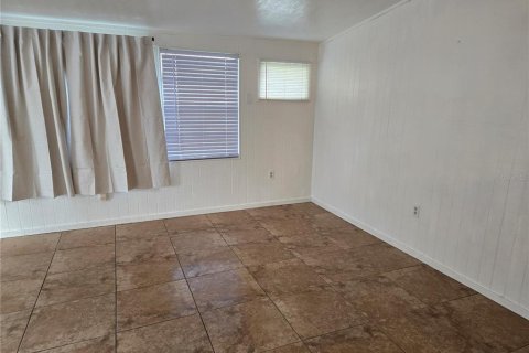 Condo in Clermont, Florida, 2 bedrooms № 2226312 - photo 11