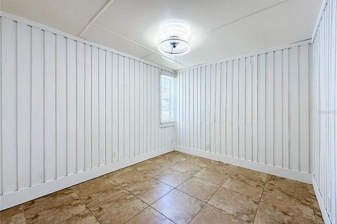 Condo in Clermont, Florida, 2 bedrooms № 2226312 - photo 15