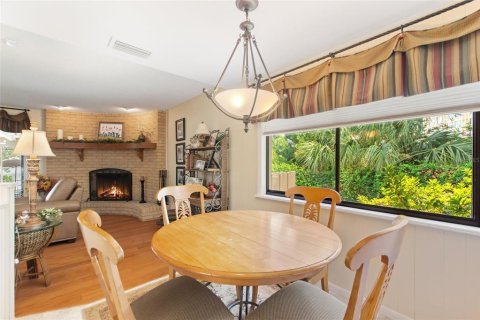 House in Winter Haven, Florida 4 bedrooms, 251.77 sq.m. № 1873332 - photo 28