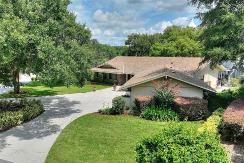 House in Winter Haven, Florida 4 bedrooms, 251.77 sq.m. № 1873332 - photo 2