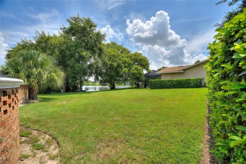 House in Winter Haven, Florida 4 bedrooms, 251.77 sq.m. № 1873332 - photo 18
