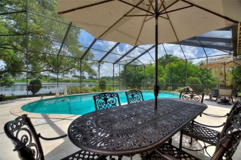 House in Winter Haven, Florida 4 bedrooms, 251.77 sq.m. № 1873332 - photo 7