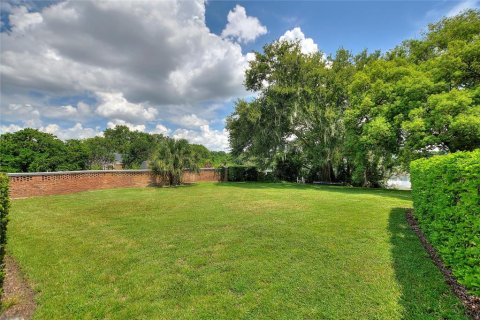House in Winter Haven, Florida 4 bedrooms, 251.77 sq.m. № 1873332 - photo 17