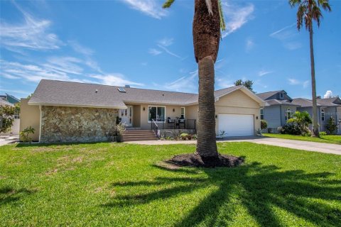 House in Tierra Verde, Florida 3 bedrooms, 180.23 sq.m. № 2287291