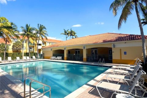 Condominio en venta en Doral, Florida, 2 dormitorios, 80.82 m2 № 1971958 - foto 12