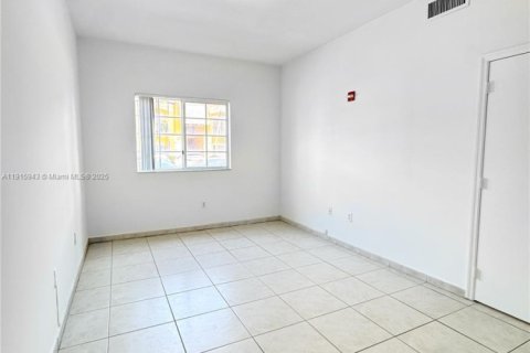 Condominio en venta en Doral, Florida, 2 dormitorios, 80.82 m2 № 1971958 - foto 10