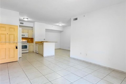 Condominio en venta en Doral, Florida, 2 dormitorios, 80.82 m2 № 1971958 - foto 3