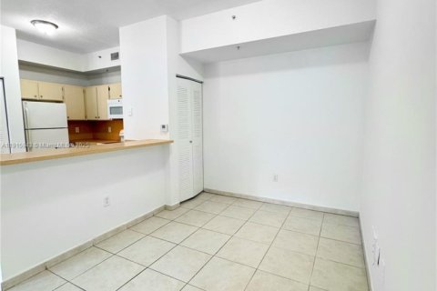 Condominio en venta en Doral, Florida, 2 dormitorios, 80.82 m2 № 1971958 - foto 7