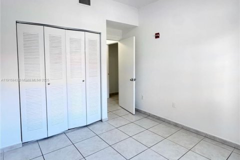 Condominio en venta en Doral, Florida, 2 dormitorios, 80.82 m2 № 1971958 - foto 9