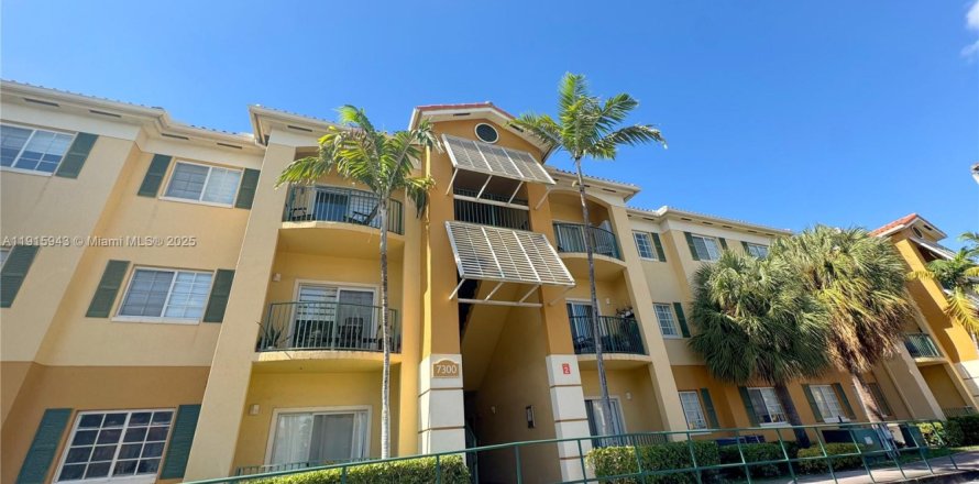 Condominio en Doral, Florida, 2 dormitorios  № 1971958