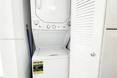 Condominio en venta en Doral, Florida, 2 dormitorios, 80.82 m2 № 1971958 - foto 6