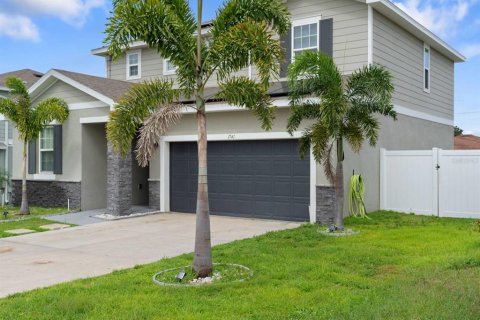 House in Dundee, Florida 4 bedrooms, 189.15 sq.m. № 1531725 - photo 3