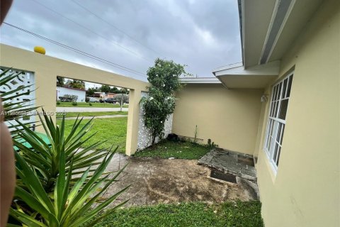 Commercial property in Miami Gardens, Florida 240.62 sq.m. № 1993972 - photo 28