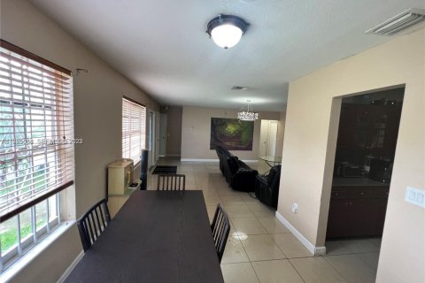 Commercial property in Miami Gardens, Florida 240.62 sq.m. № 1993972 - photo 21