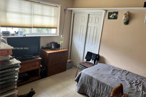 Propiedad comercial en venta en Miami Gardens, Florida, 240.62 m2 № 1993972 - foto 18