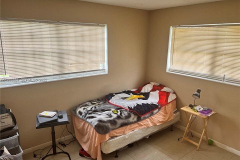 Commercial property in Miami Gardens, Florida 240.62 sq.m. № 1993972 - photo 25