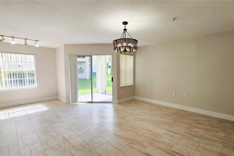 Copropriété à louer à Orlando, Floride: 1 chambre, 78.22 m2 № 2416294 - photo 2