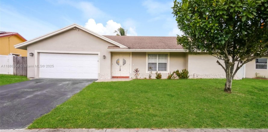 Villa ou maison à Lauderhill, Floride 4 chambres, 199 m2 № 1933669