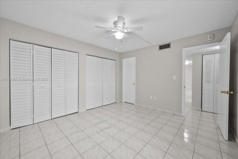 Condo in Miami, Florida, 2 bedrooms  № 1727360 - photo 15