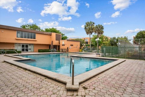Condo in Miami, Florida, 2 bedrooms  № 1727360 - photo 22