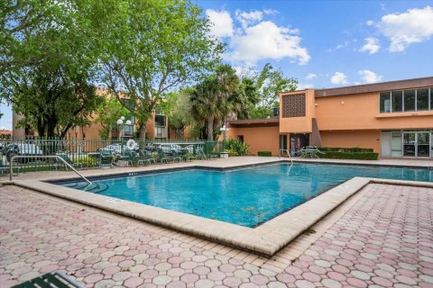 Condo in Miami, Florida, 2 bedrooms  № 1727360 - photo 23