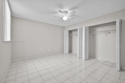 Condo in Miami, Florida, 2 bedrooms  № 1727360 - photo 16