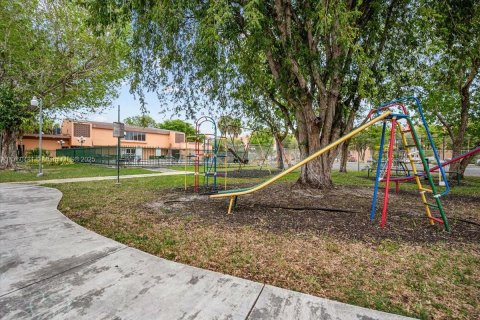 Condo in Miami, Florida, 2 bedrooms  № 1727360 - photo 30