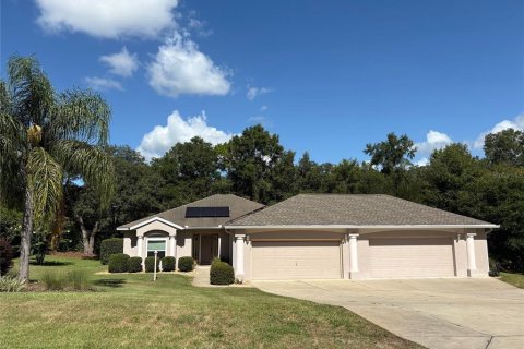 House in Dunnellon, Florida 3 bedrooms, 151.15 sq.m. № 1869378 - photo 1